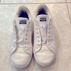 Ladies Adidas cloud foam sneakers